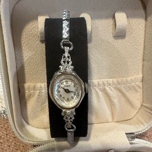 1960s Swiss Ventura Watch Silver - RUNS! Like New Condition!